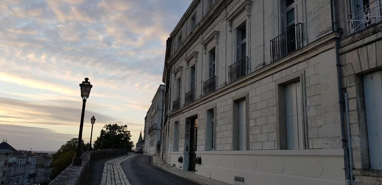 Le Rempart Du Midi Aparthotel Angoulême Exteriör bild